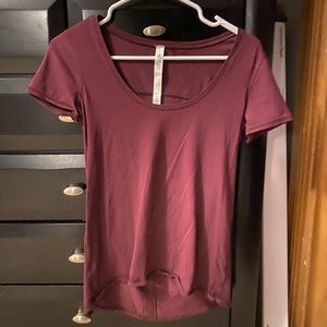 Lulu lemon maroon top